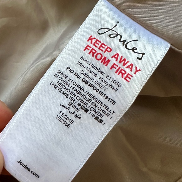 Joules Hollywell Showerproof jacket raincoat in sand grey - Picture 8 of 9